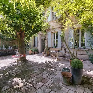 Maison Xixe Et Jardin En Intramuros Holiday home